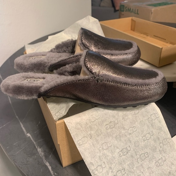 Women Ugg slippers Lane Metallic Gray Size 7 US New With Box - Picture 2 of 9